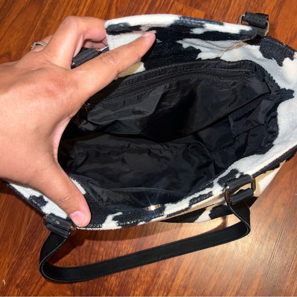 GAP Cow Patterned Shoulder Bag - Picture 5 of 7